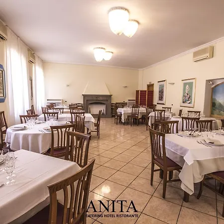 Anita 3*